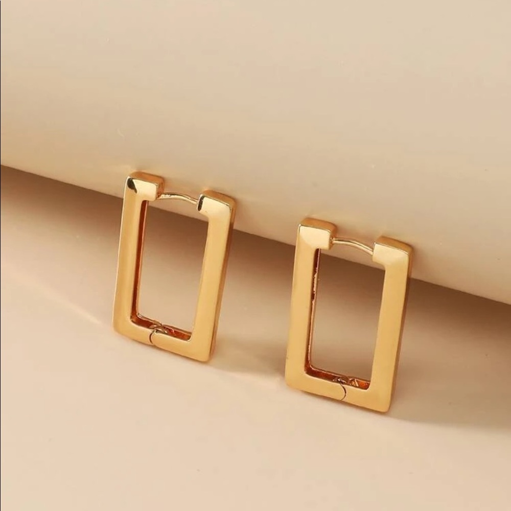 Shein Gold Geo Hoop Earrings - Picture 3 of 4